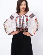 Traditional Ie brodata cu motive e florale multicolore