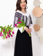 Traditional Ie dama a Doinita cu broderie neagra si maneca clopot