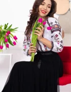 Traditional Ie dama a Felicia din bumbac cu broderie florala