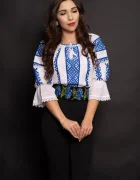 Traditional Ie dama Catrina cu broderie albastra cu motivul rombului