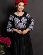 Traditional Ie dama neagra a din vascoza Marisol cu lalele brodate