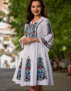 Traditional Rochie a alba din bumbac Violeta cu maneca tip clopot si broderie florala