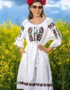 Traditional Rochie a alba in clos Georgiana cu broderie florala