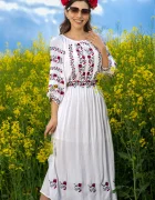 Traditional Rochie a alba Rodica din vascoza cu broderie florala