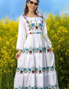 Traditional Rochie a lunga alba din vascoza cu flori brodate
