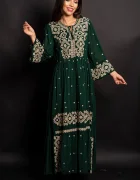 Traditional Rochie a verde Gina lunga cu broderie bej