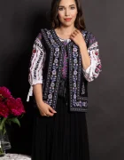 Traditional Vesta a Carmela neagra cu broderie florala