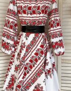  Rochie traditionala midi alba cu flori rosii cu maneca lunga Lesya