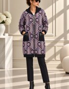 158C Cardigan oversize cu motive jacquard in nuante de mov gluga neagra si croi lejer stil urban-chic