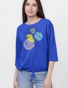 Pierino Tricou uni cu maneca 3 4 din tricot de bumbac cu snur la baza albastru cu imprimeu chip stilizat