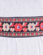 Shopika Brau traditional romanesc cu flori rosii si bej brodate