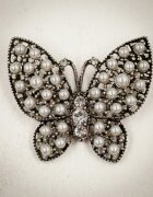 Shopika Brosa eleganta fluture din metal cu perlute artificiale si strasuri