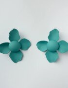 Shopika Cercei in forma de floare cu patru petale verde mat