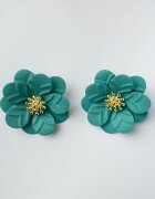 Shopika Cercei in forma de floare cu petale duble si auriu in mijloc verzi