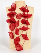 Shopika Colier statement rosu cu petale textile de mac 3D din organza - design artistic italian