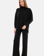 Shopika Compleu cu pantaloni si pulover cu gat semiinalt si buzunare din tricotaj fin negru