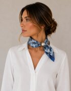 Shopika Esarfa colier satinata cu perla decorativa si inchidere magnetica imprimeu floral alb cu albastru