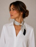 Shopika Esarfa colier satinata cu perla decorativa si inchidere magnetica imprimeu geometric pe fond alb