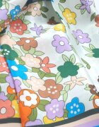 Shopika Esarfa dreptunghiulara tip pareo cu imprimeu floral multicolor pe fond vernil