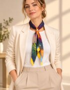 Shopika Esarfa satinata patrata cu inel auriu imprimeu multicolor usor asortabil