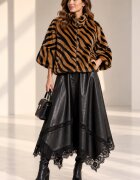 Shopika Fusta neagra in colturi din piele ecologica cu detalii aplicate din dantela neagra