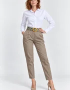 Shopika Pantaloni de toamna bej inchis cu pense croi relaxat curea asortata inclusa