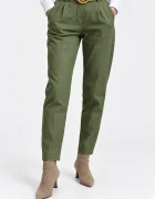 Shopika Pantaloni de toamna verde oliv cu pense croi relaxat curea asortata inclusa