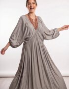 Shopika Rochie lunga din matase si vascoza cu maneci ample si decolteu adanc bej inchis