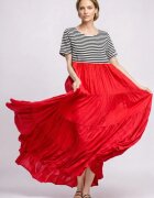 Shopika Romania Rochie lunga croi amplu cu patru volane stil boem elegant rosie si dungute alb negru