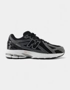 New Balance Pantofi 1906R Black Team Red Castlerock (GS)