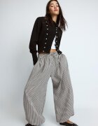 Stradivarius Pantaloni Balloon Fit În Carouri Ecru Xl