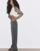 Stradivarius Pantaloni Eleganți Cu Detaliu La Spate Și Talie Joasă Gri 32
