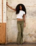 Stradivarius Pantaloni Evazat Cu Talie Întoarsă Kaki Xs