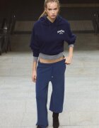 Stradivarius Pantaloni Jogger Palazzo Fini La Atingere Bleumarin Închis M