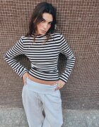Stradivarius Pulover Cu Guler Înalt Și Nasturi Negru Xl