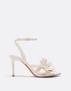 Stradivarius Sandale Cu Toc Și Floare Crem 41