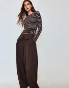 Stradivarius Tricou Simplu Cu Mânecă Lungă Maro M
