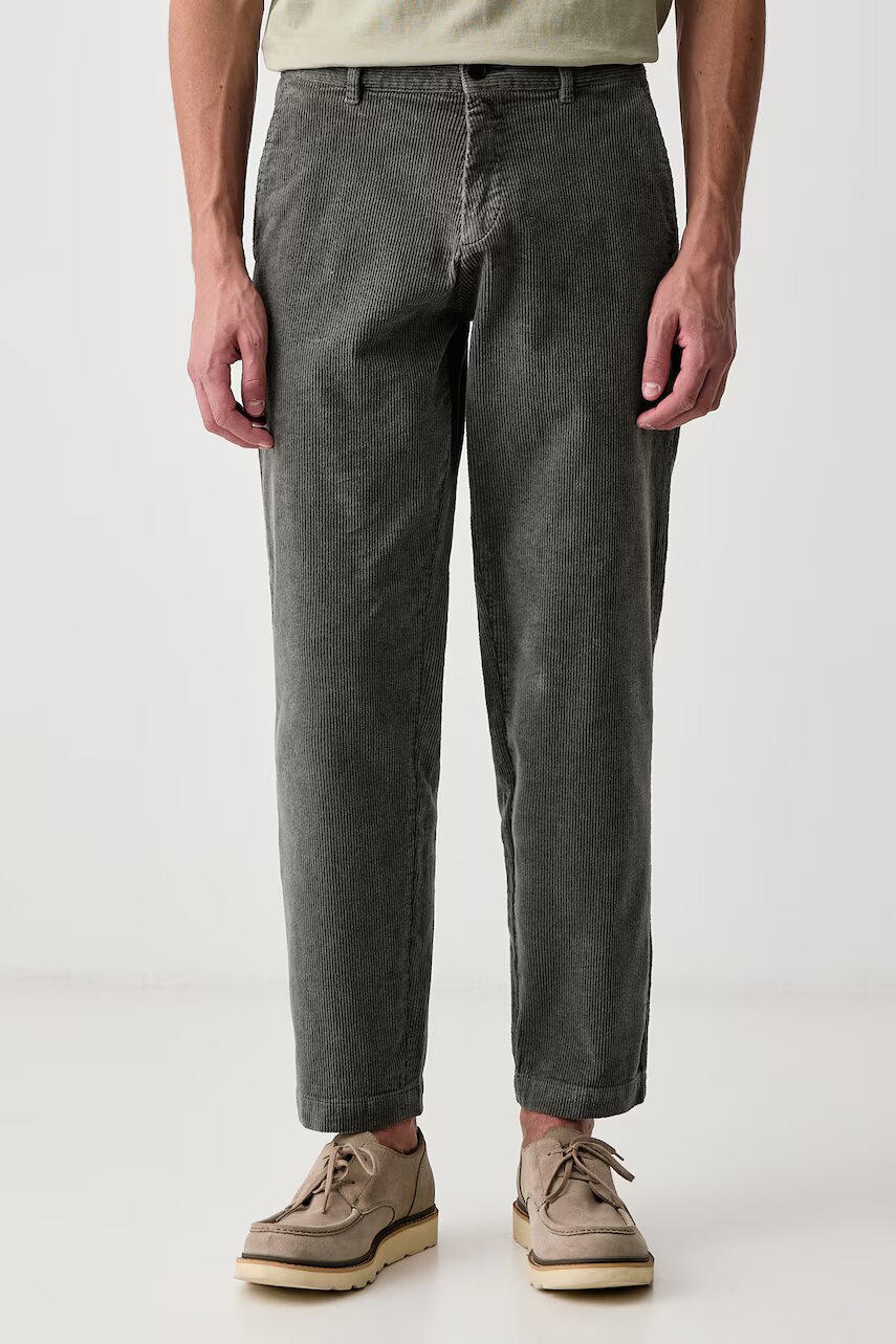 BOSS Orange pantaloni pentru bărbați din catifea reiată Chino_Tapered_N1