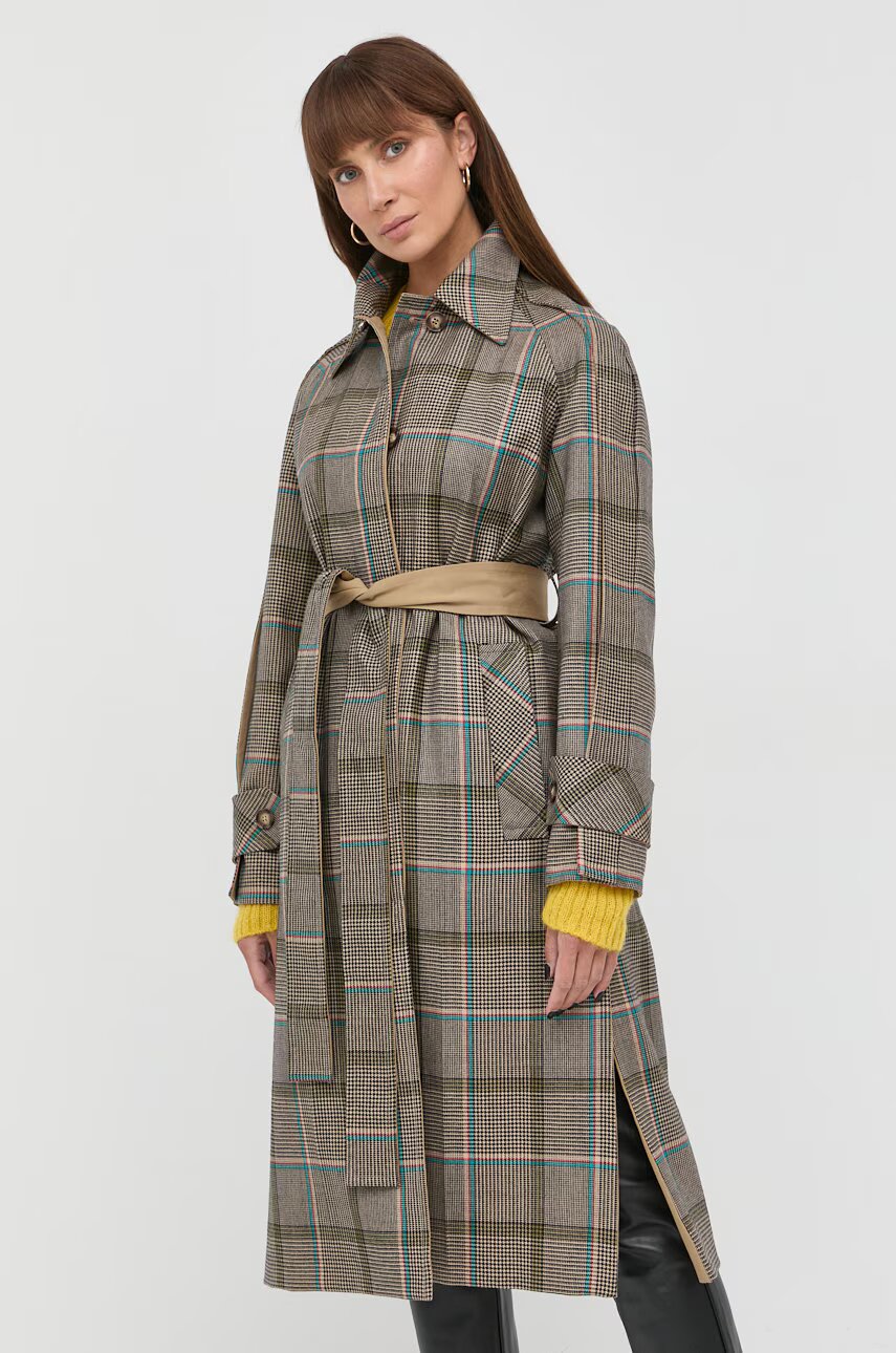 Victoria Beckham palton cu două fețe