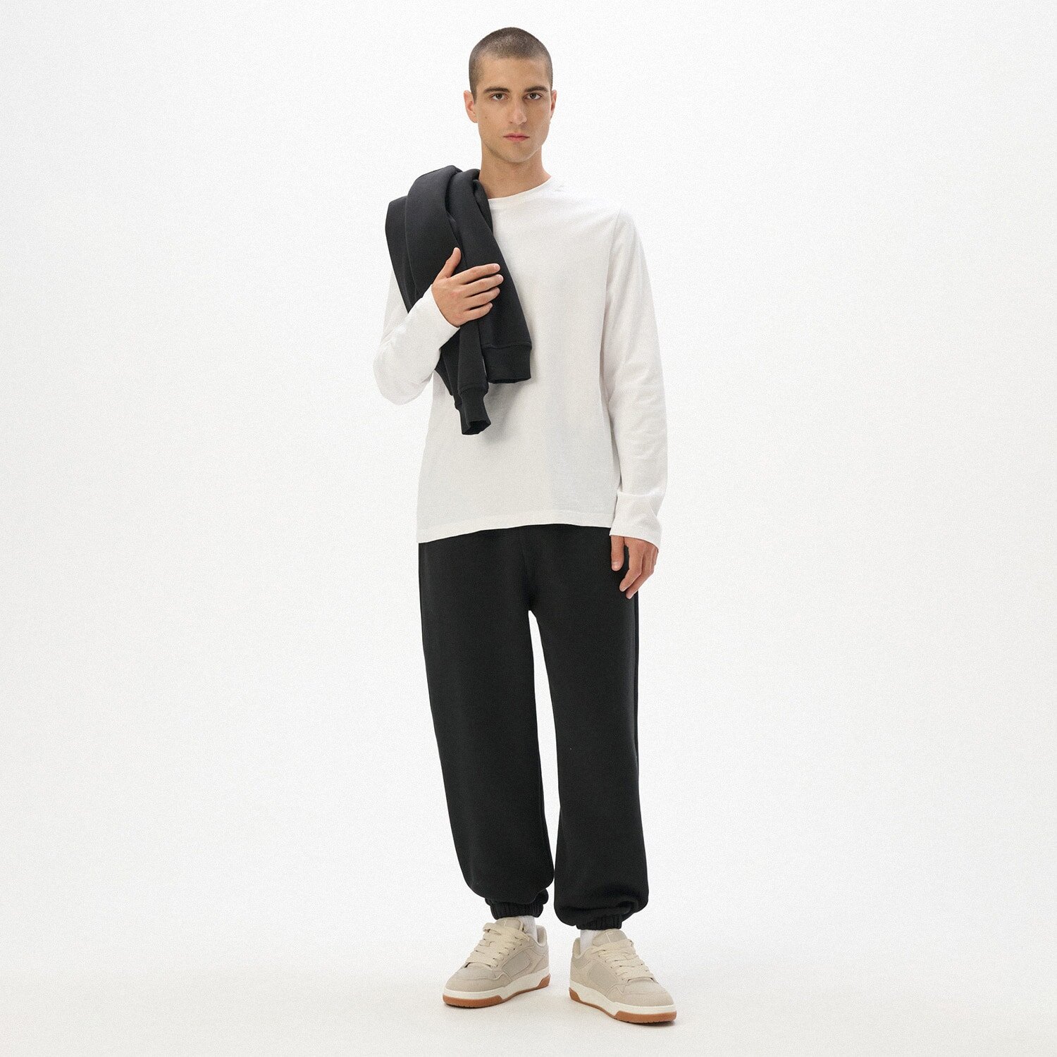 Cropp Pantaloni de training jogger - negru