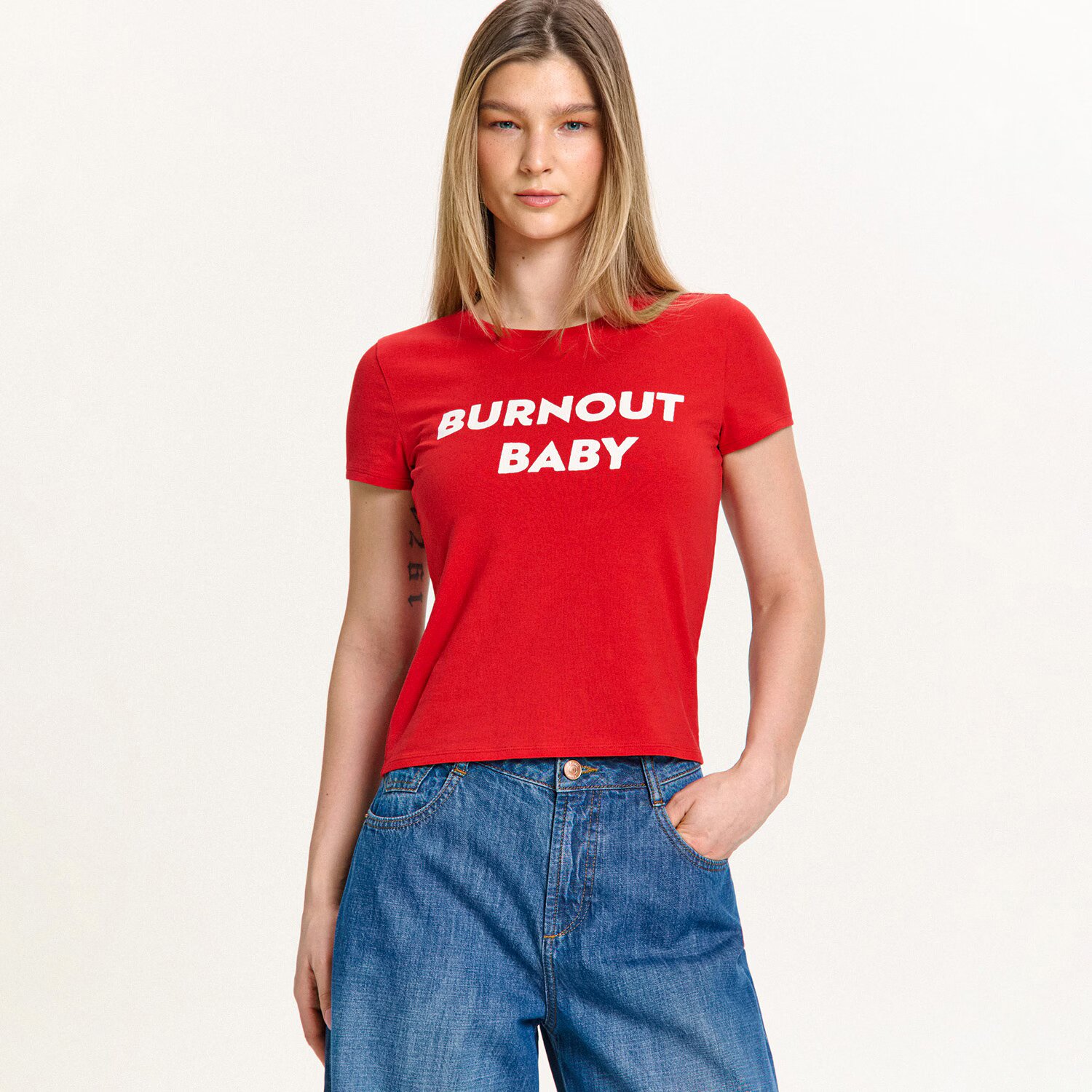 Cropp Tricou cu inscripție - roșu