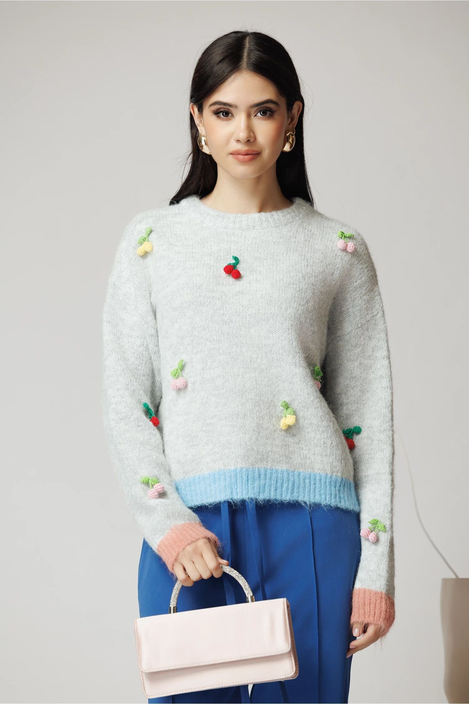  Bluza casual din tricot gri cu cirese crosetate