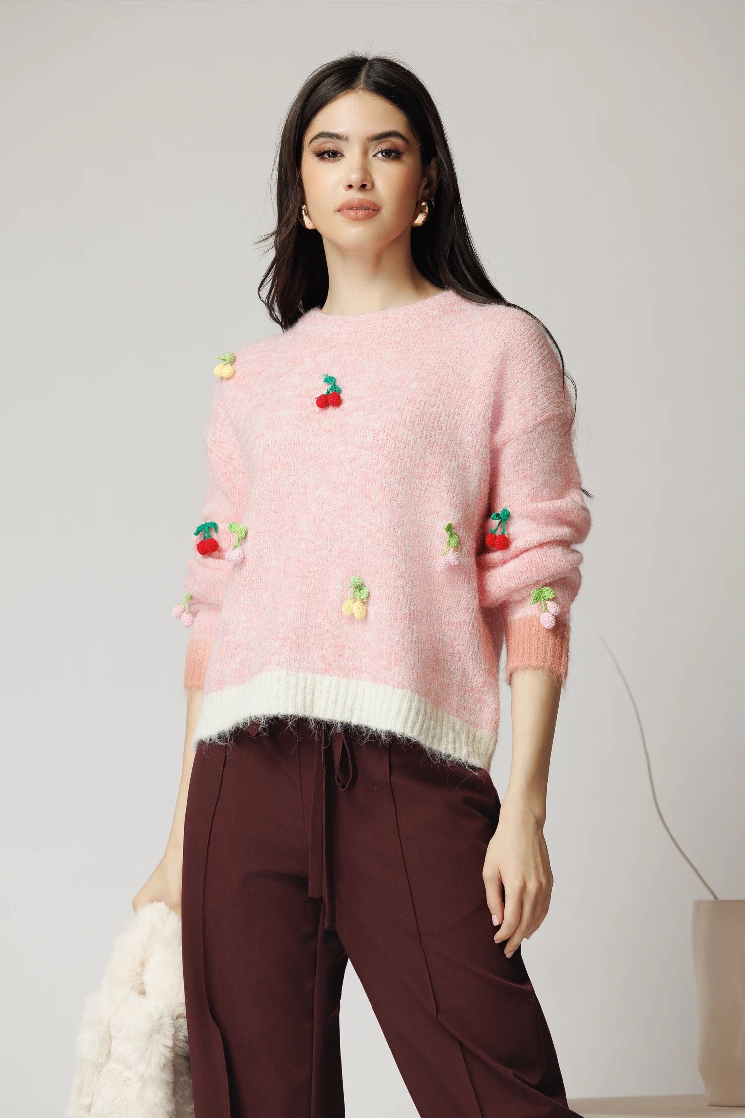  Bluza casual din tricot roz cu cirese crosetate