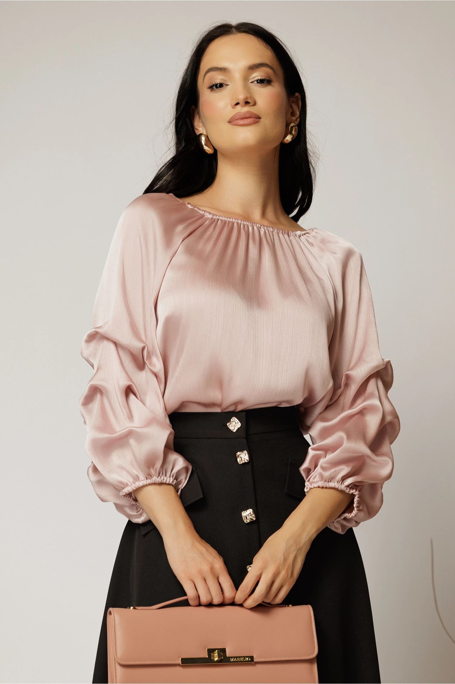  Bluza roz din satin cu maneci bufante si decolteu rotund