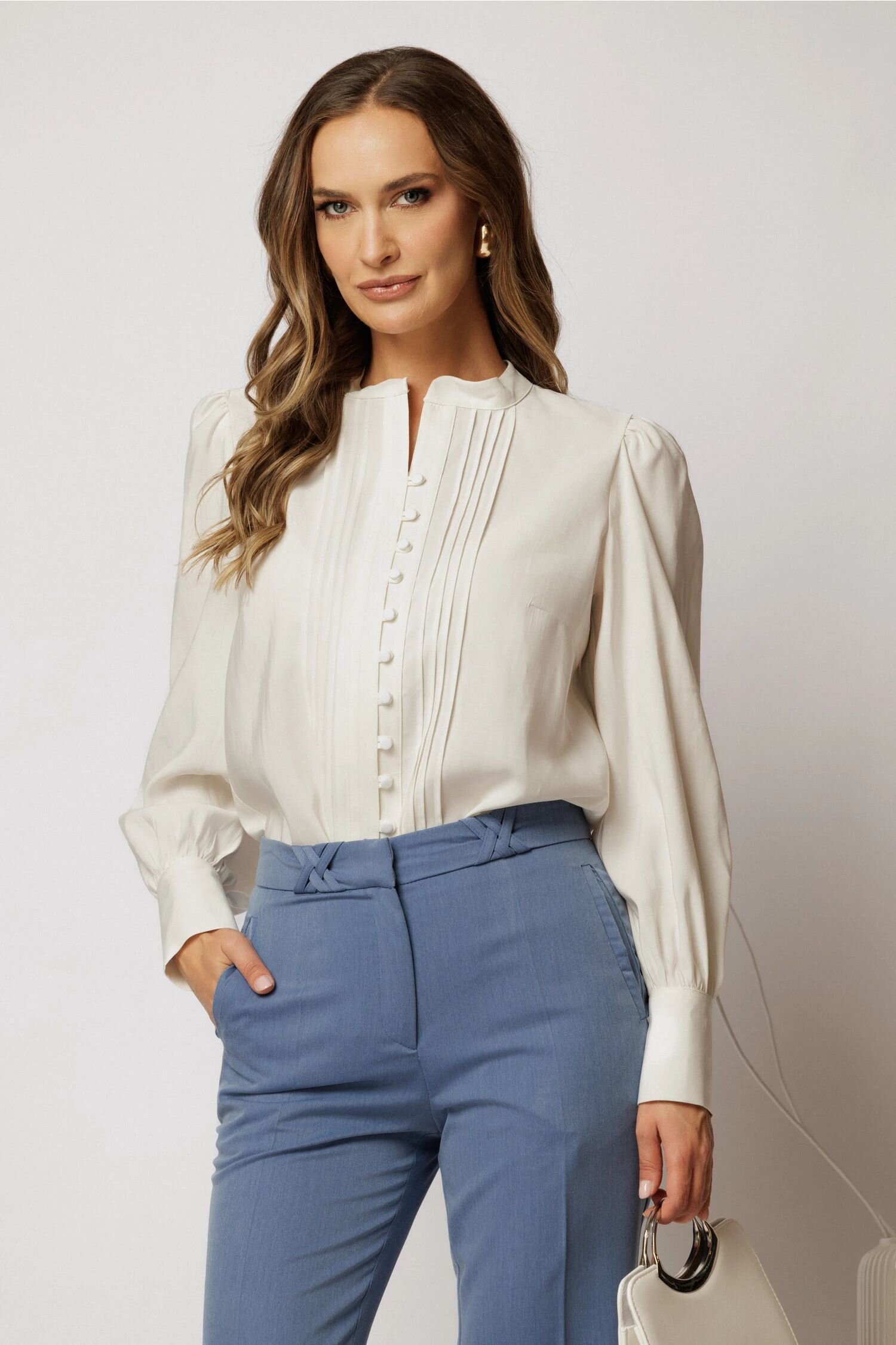  Camasa DY Fashion alba cu maneci bufante si pliuri pe bust