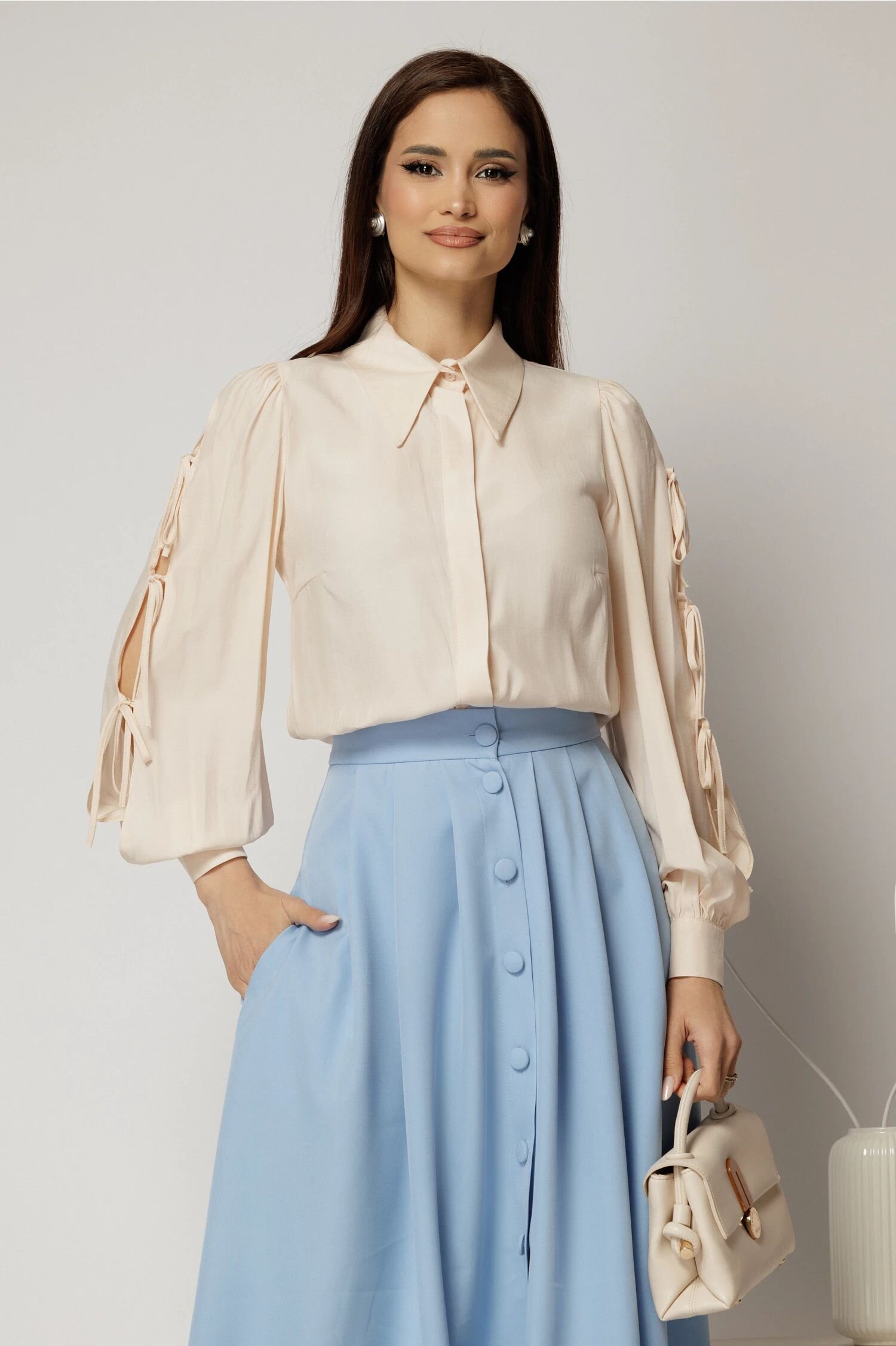  Camasa DY Fashion bej cu funde pe maneci cu adaos de rayon