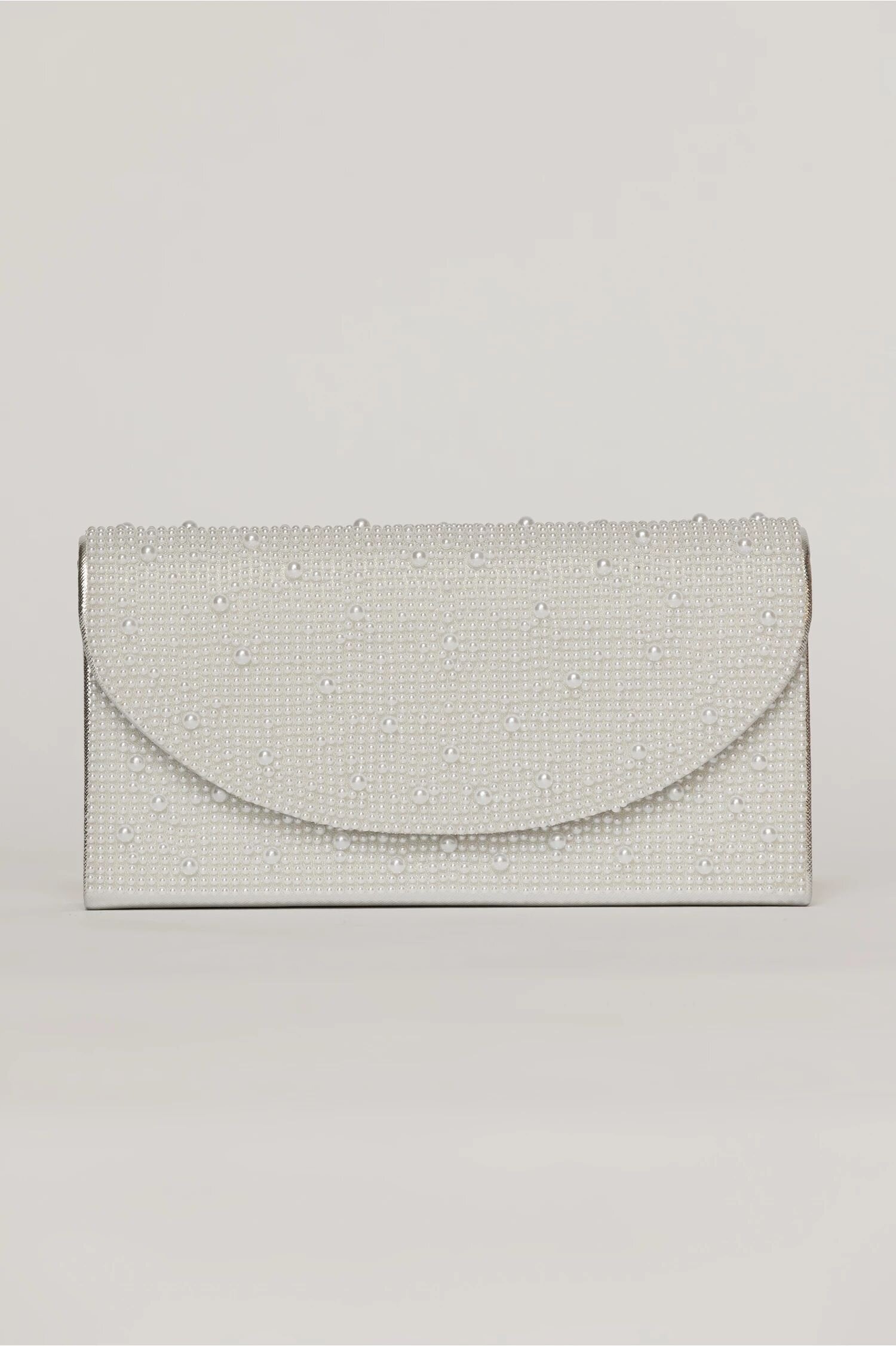  Clutch argintiu metalizat cu clapeta curbata si perlute aplicate