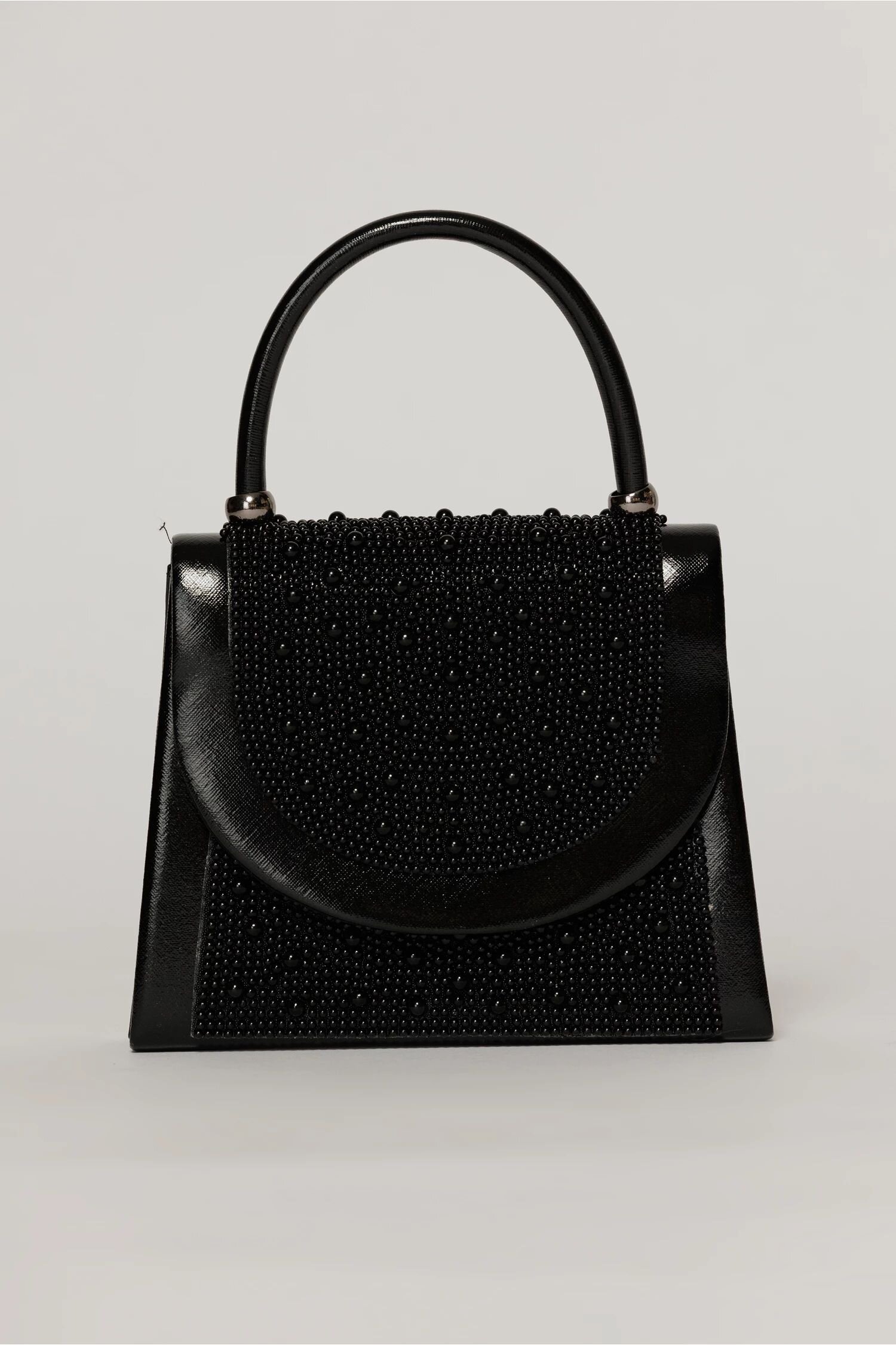  Clutch elegant negru decorat cu perle si margele