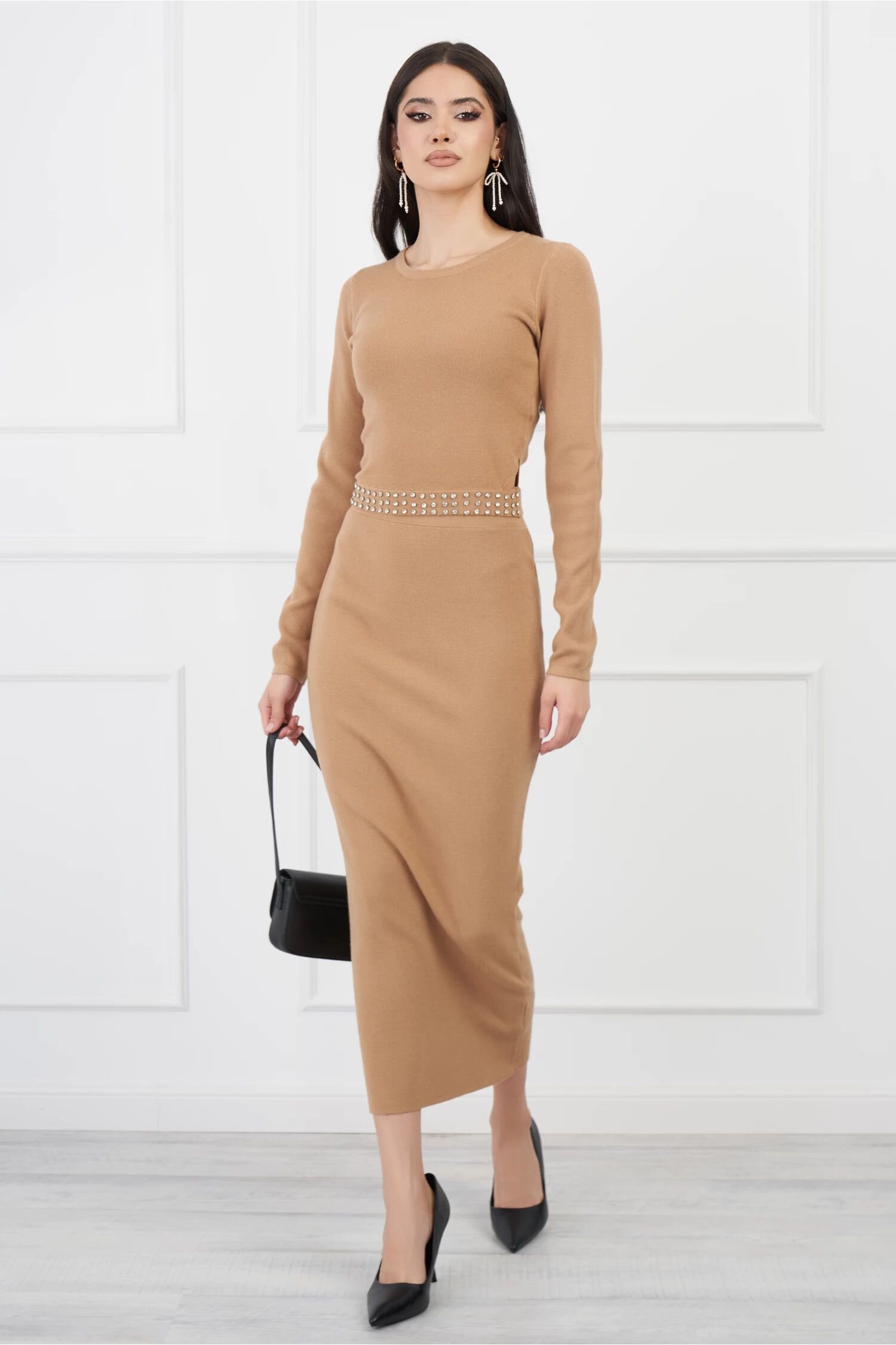  Compleu Anemona maro din tricot cu strasuri in talie