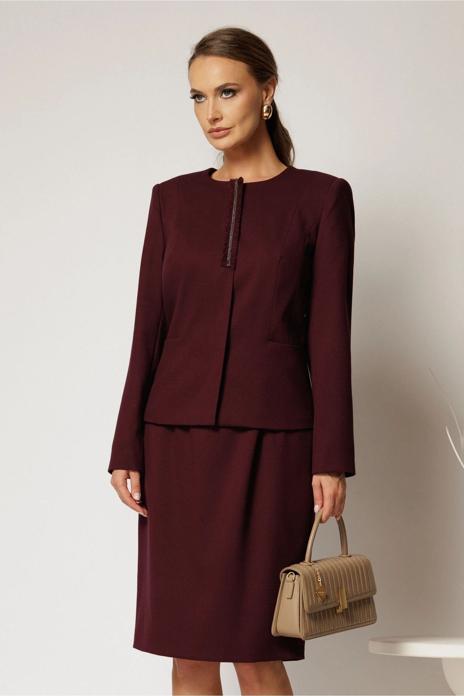  Compleu dama bordo format din rochie dreapta si sacou